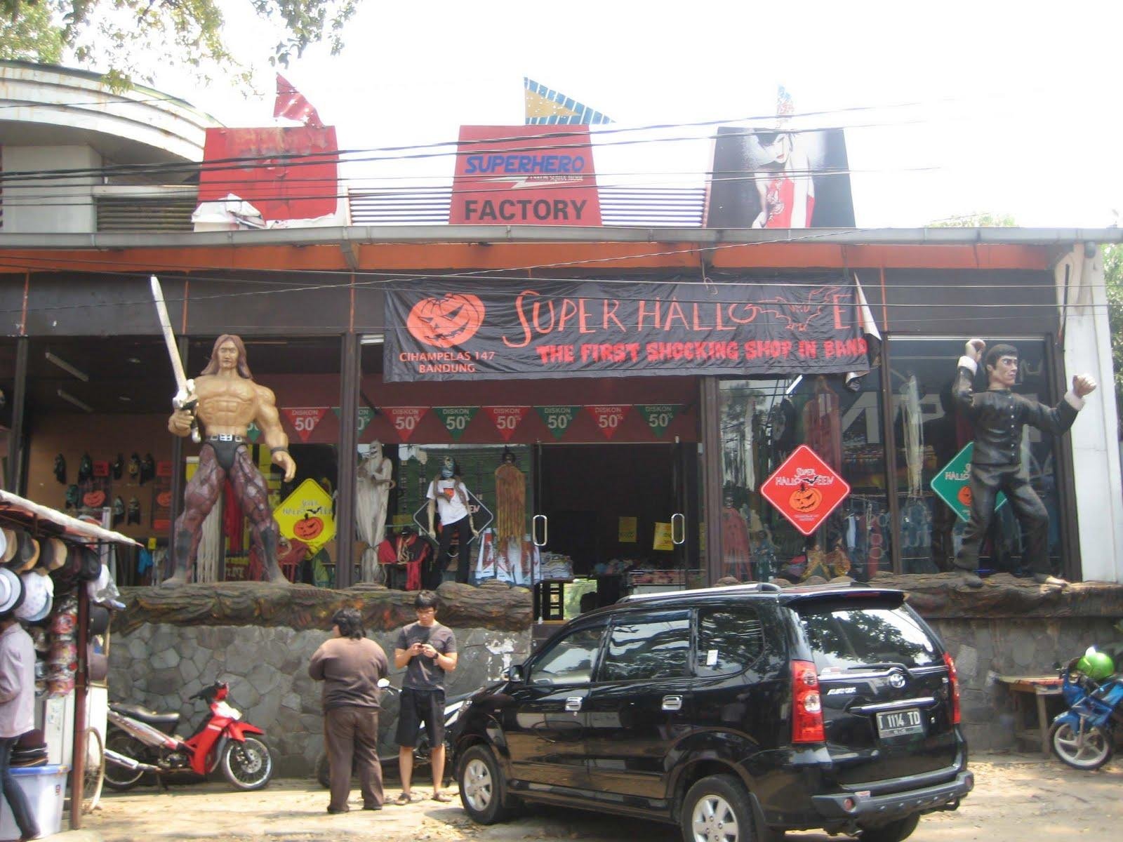 Sentra Jeans Cihampelas Bandung Indonesia