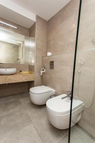 gallery_213119198-5e3c4df26f8db.jpg
